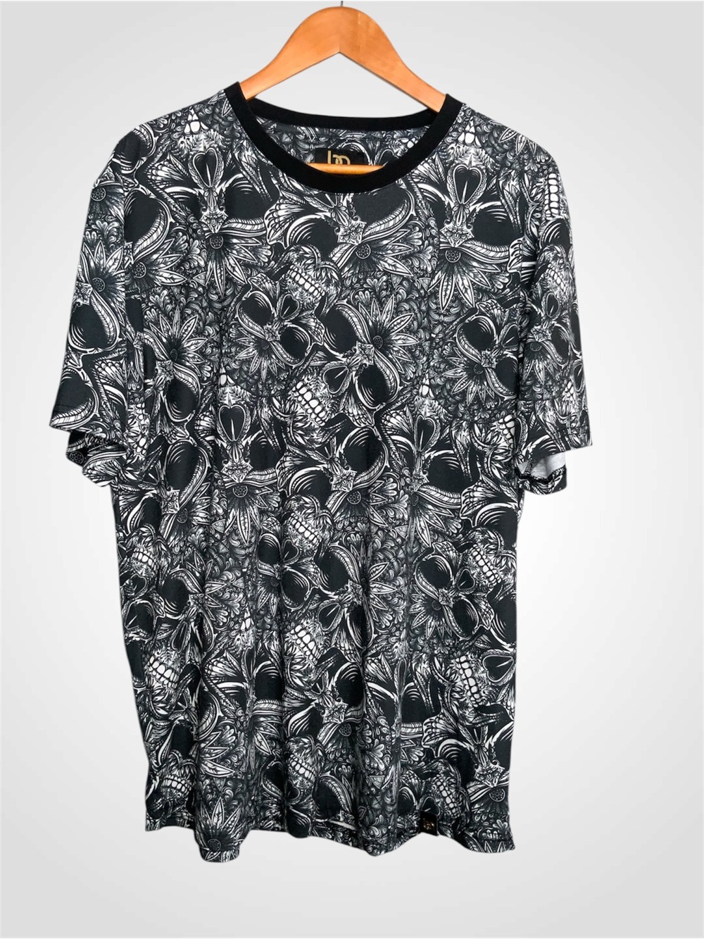Bourgeois Avenue Paris Men’s Black Skull-Pattern Short Sleeve Tee 2XL